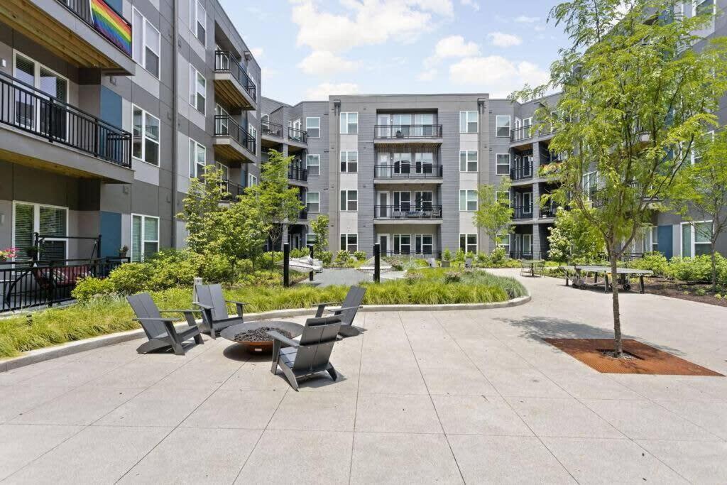 Dream Apartment Near Whole Foods Cozysuites Indianapolis Bagian luar foto